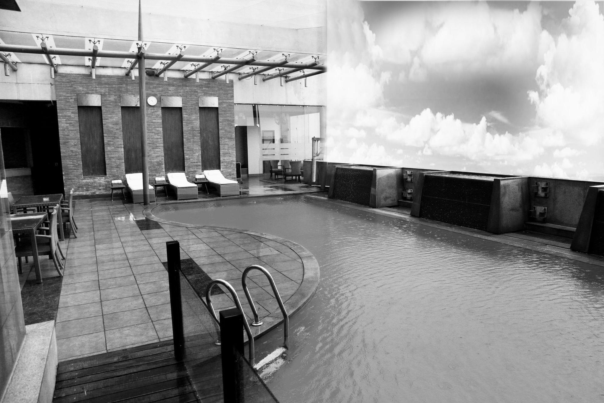 Radisson Noida Otel Dış mekan fotoğraf